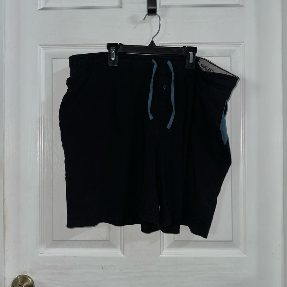 Royal Class Men’s Black Shorts XXL